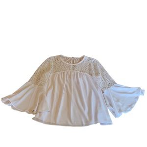 Lilly Pulitzer White Top Flutter Bell Sleeves